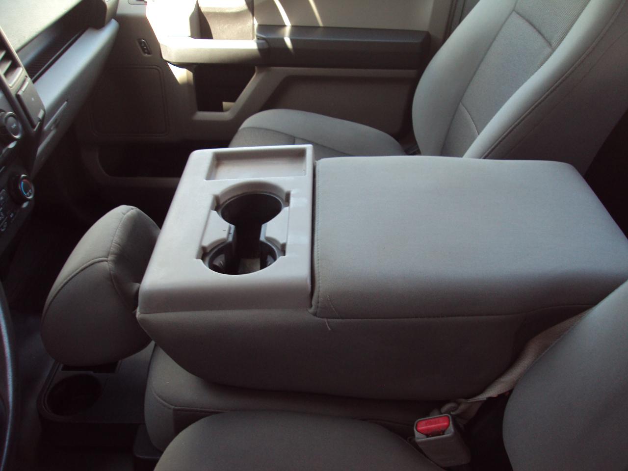 Ford F-150 XLT 4WD Reg Cab 8' Box 2017