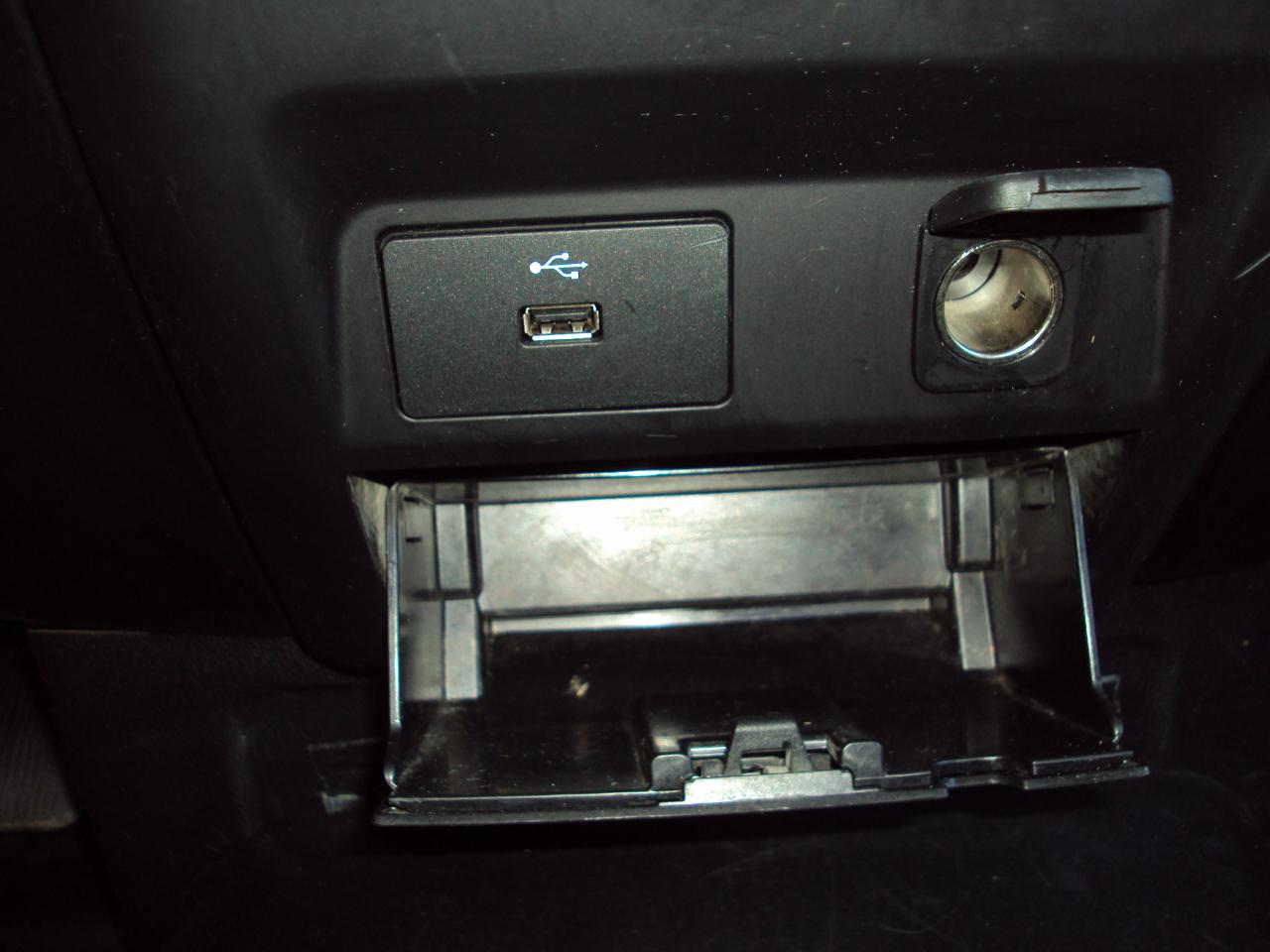 Ford F-150 XLT 4WD Reg Cab 8' Box 2017