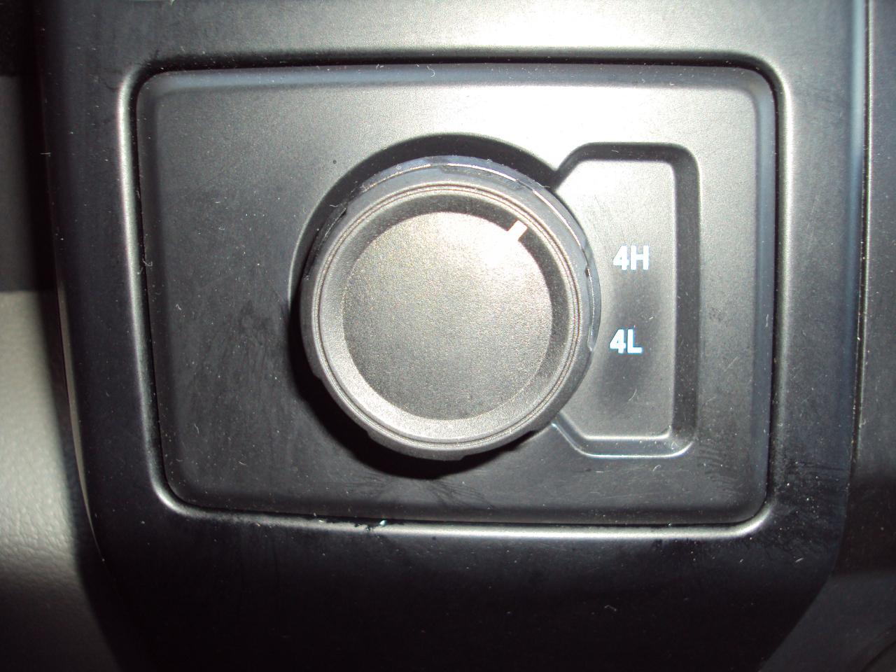 Ford F-150 XLT 4WD Reg Cab 8' Box 2017