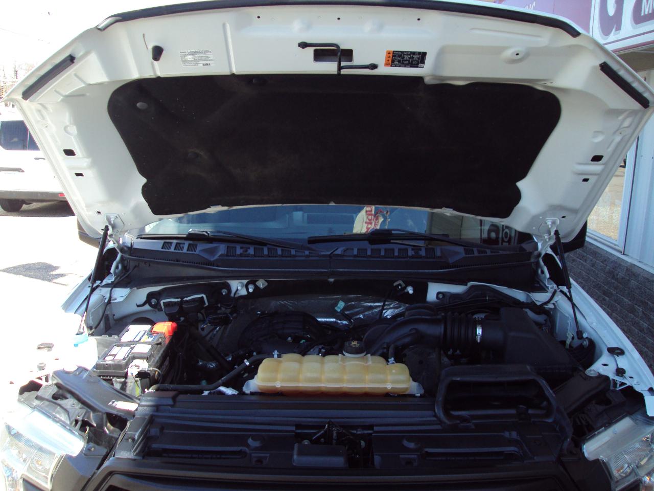 Ford F-150 XLT 4WD Reg Cab 8' Box 2017