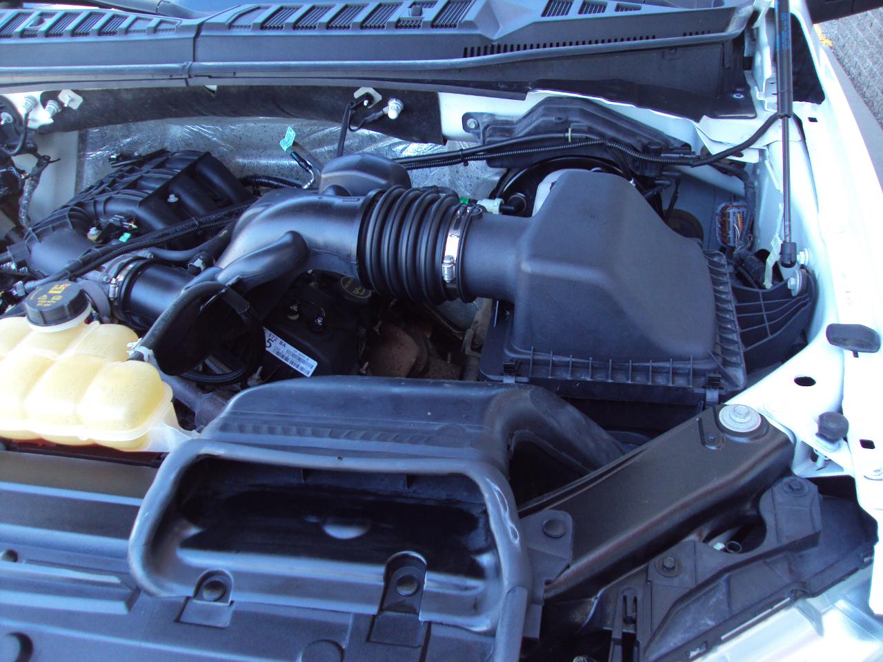 Ford F-150 XLT 4WD Reg Cab 8' Box 2017