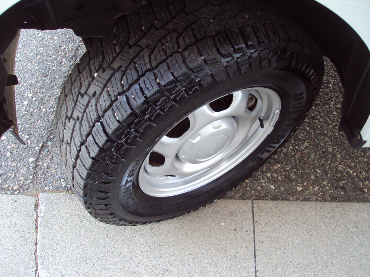 Ford F-150 XLT 4WD Reg Cab 8' Box 2017