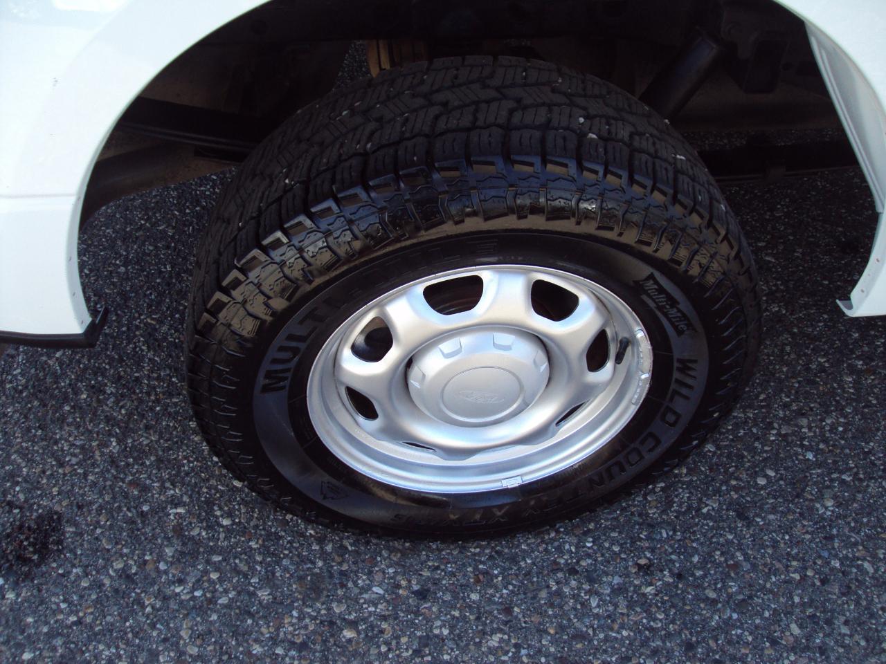 Ford F-150 XLT 4WD Reg Cab 8' Box 2017