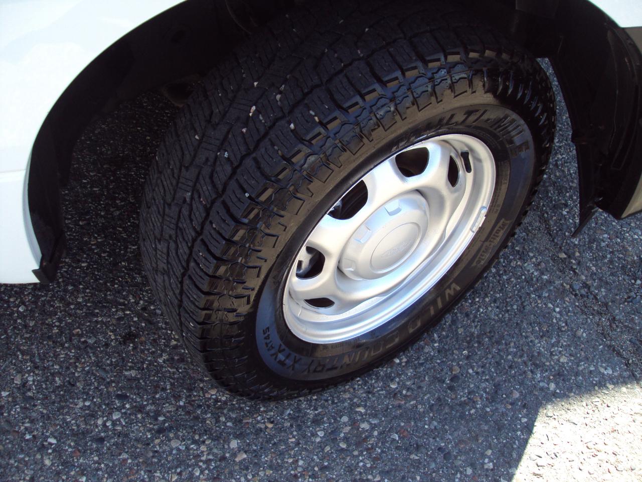 Ford F-150 XLT 4WD Reg Cab 8' Box 2017