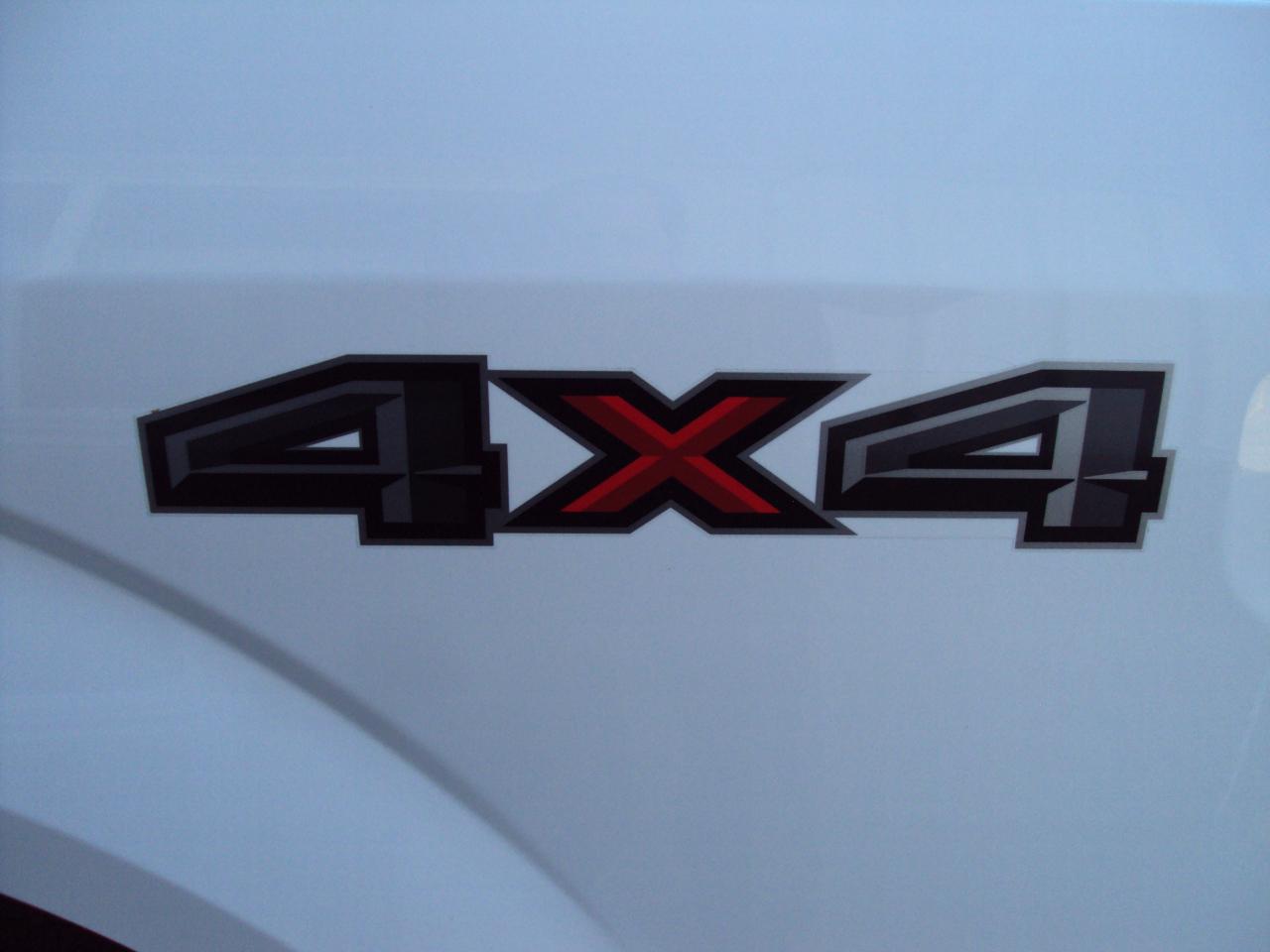 Ford F-150 XLT 4WD Reg Cab 8' Box 2017