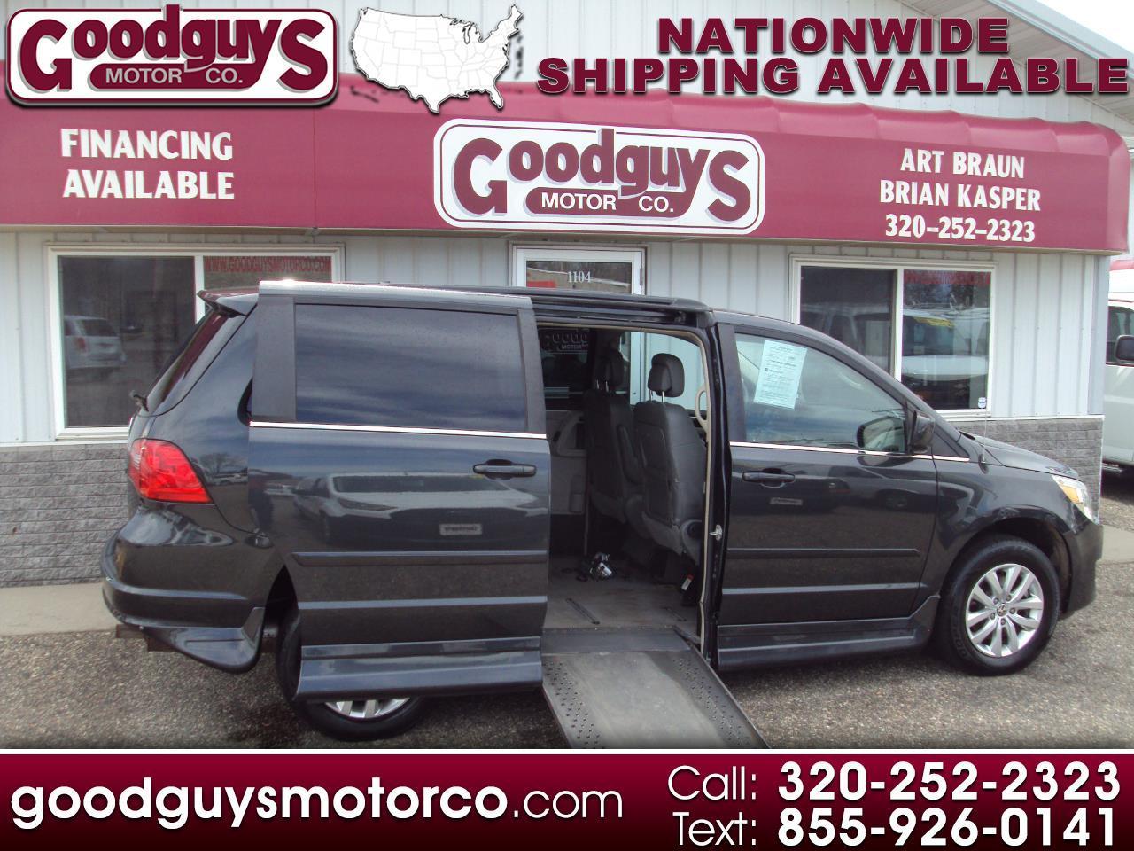 Volkswagen Routan  2012