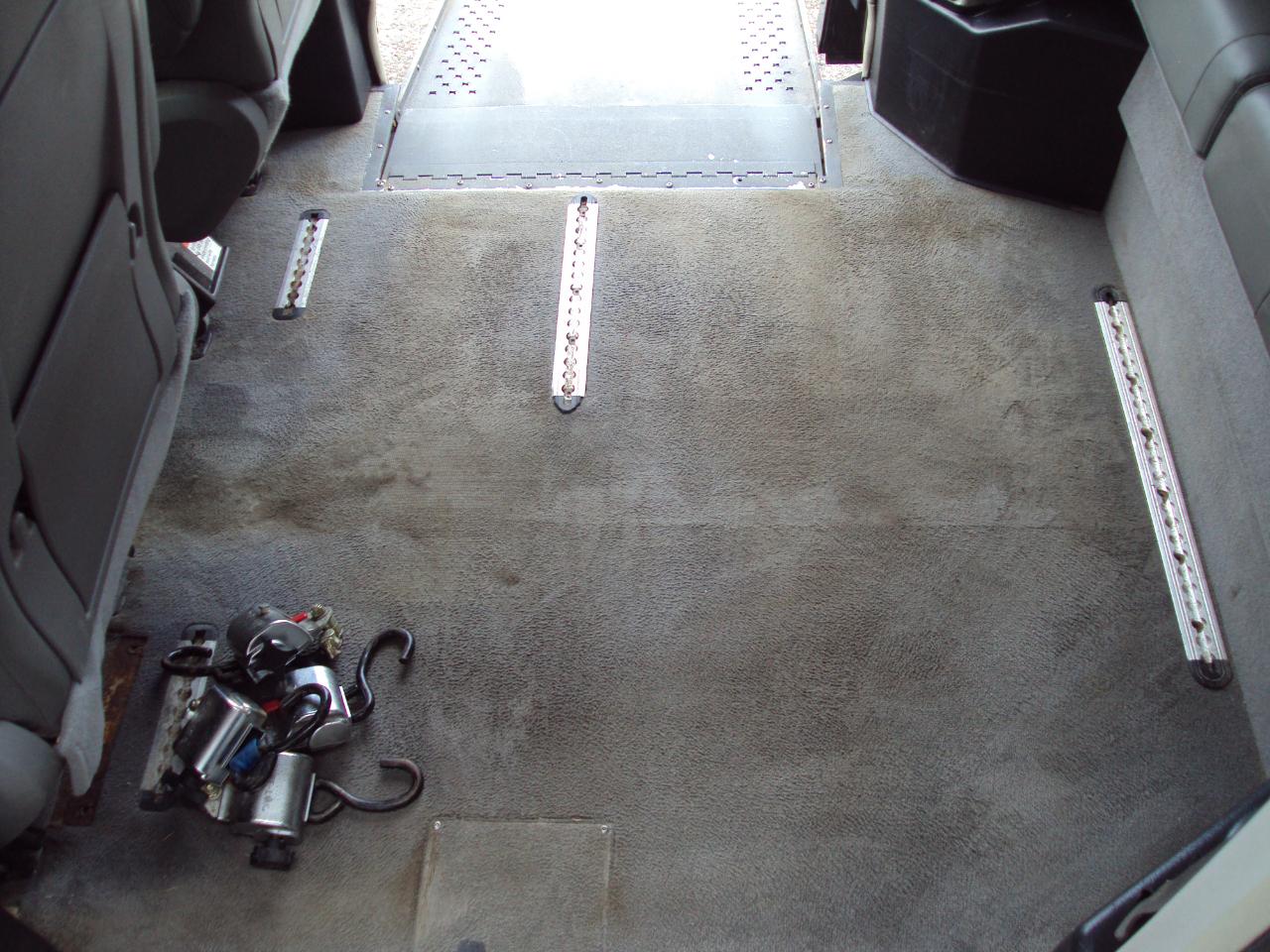 Volkswagen Routan  2012