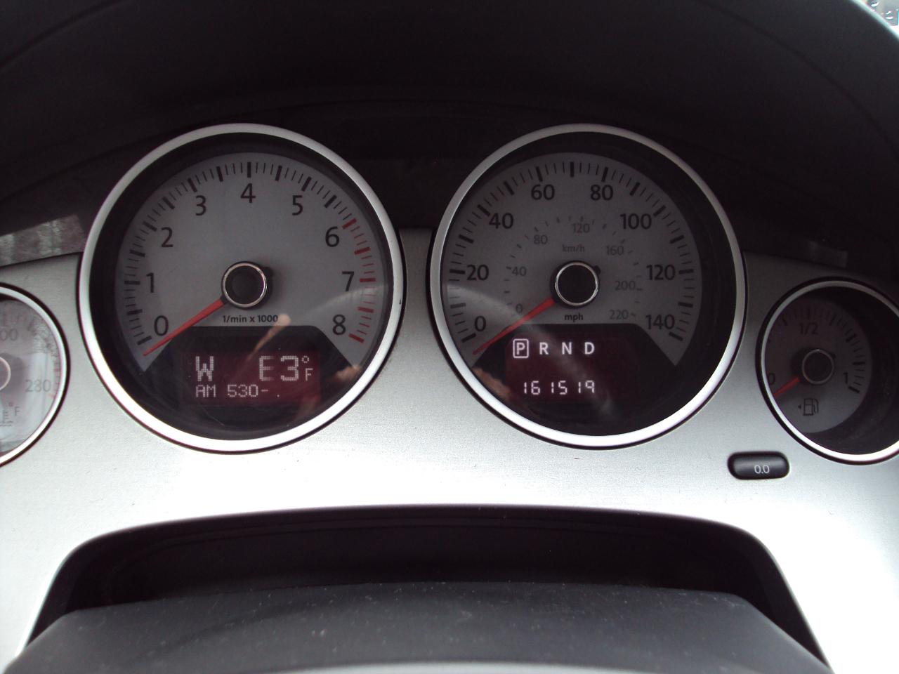 Volkswagen Routan  2012