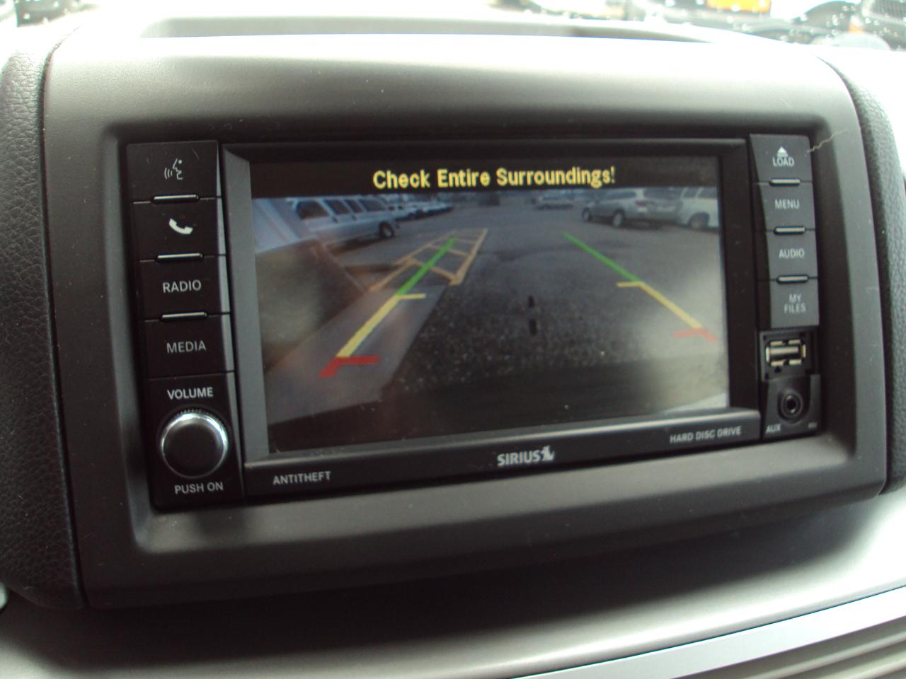 Volkswagen Routan  2012