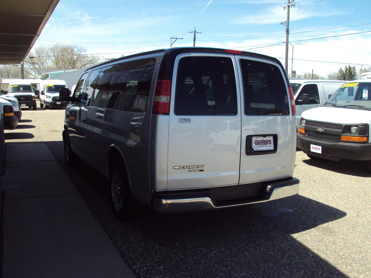 Chevrolet Express Passenger AWD 1500 135" LT 2014