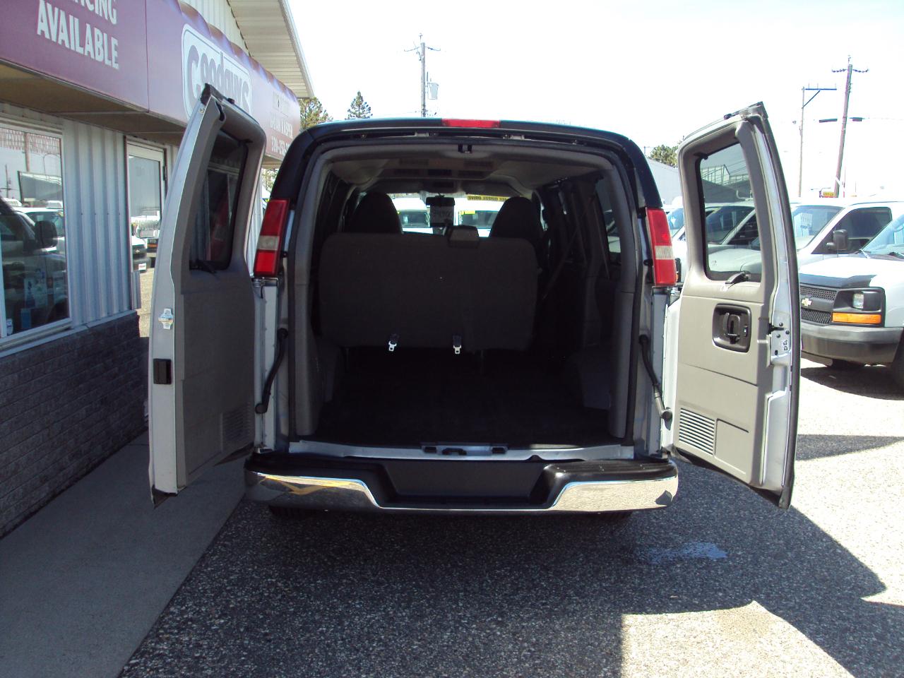 Chevrolet Express Passenger AWD 1500 135" LT 2014