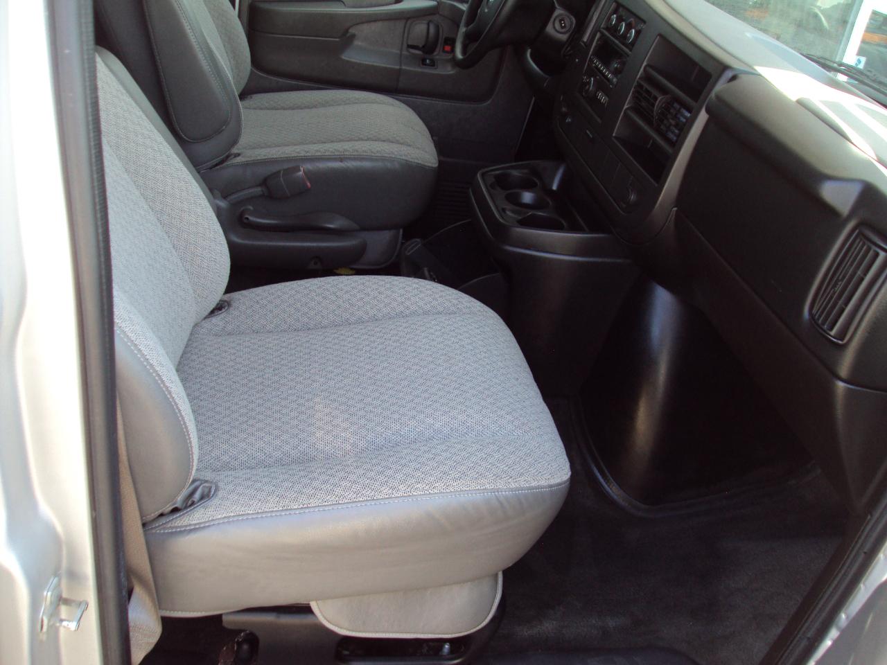 Chevrolet Express Passenger AWD 1500 135" LT 2014