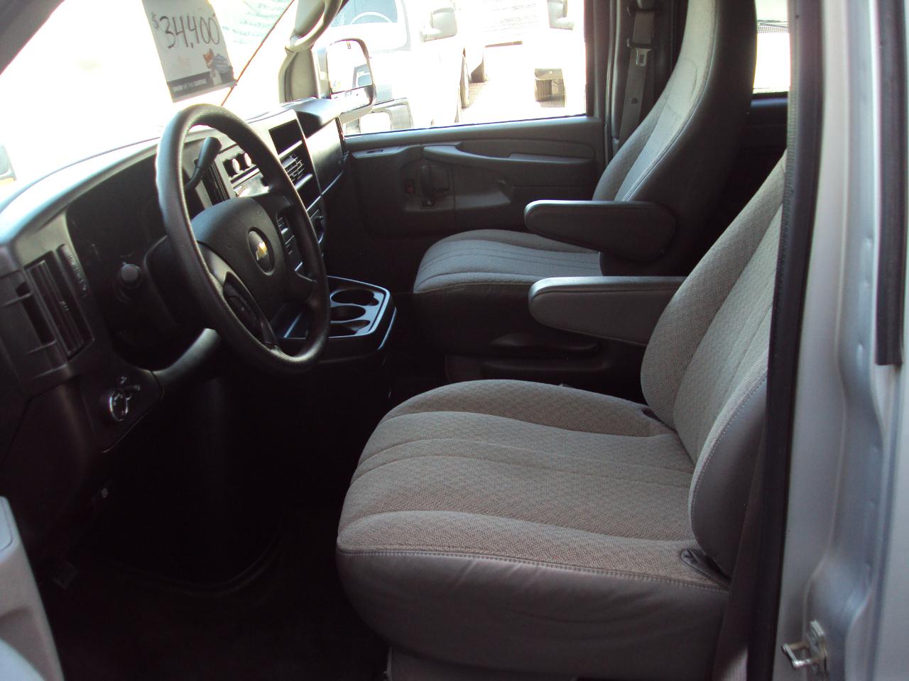 Chevrolet Express Passenger AWD 1500 135" LT 2014