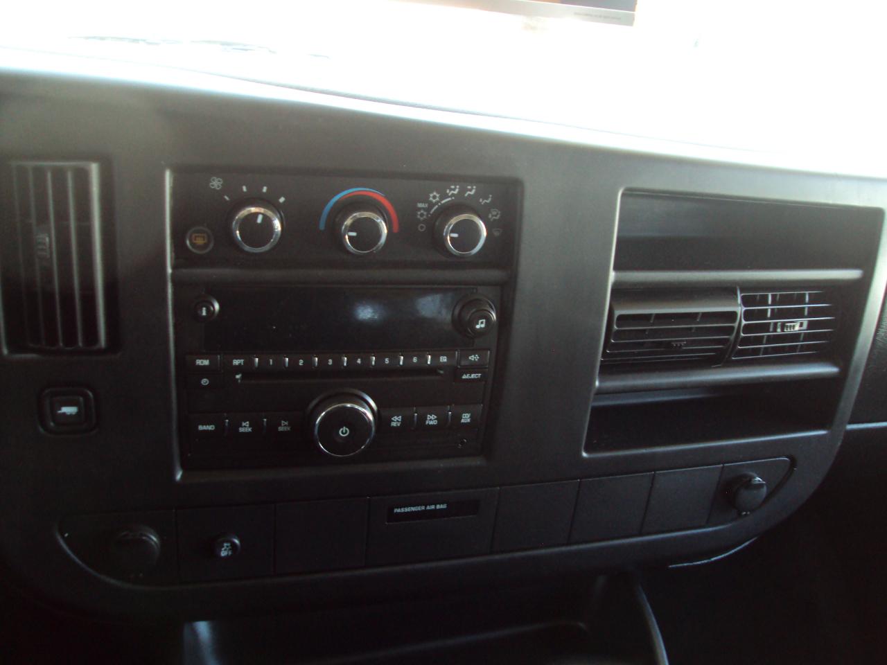 Chevrolet Express Passenger AWD 1500 135" LT 2014