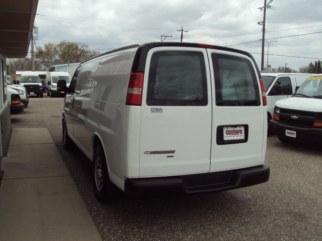 Chevrolet Express Cargo Van AWD 1500 135" 2012