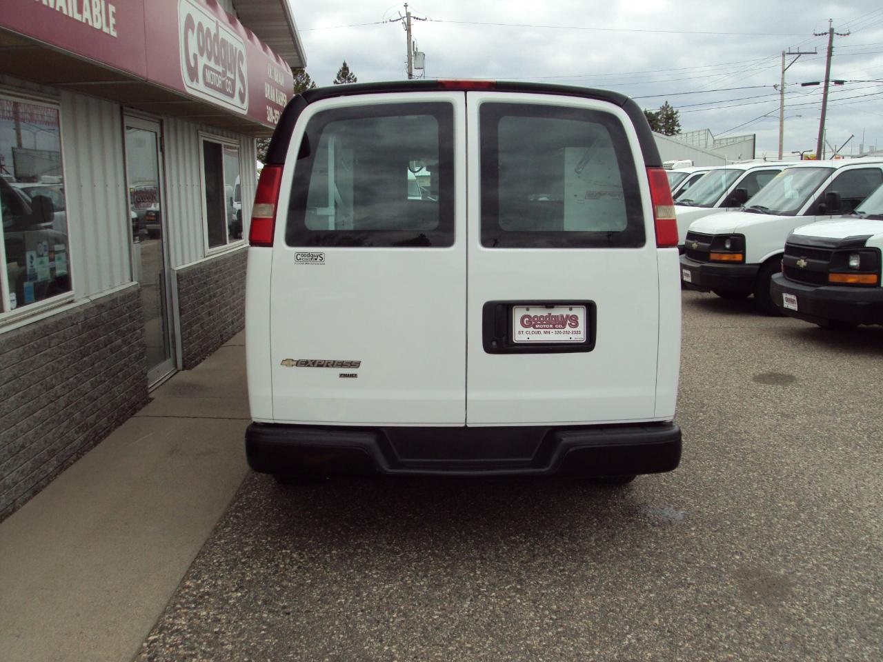 Chevrolet Express Cargo Van AWD 1500 135" 2012