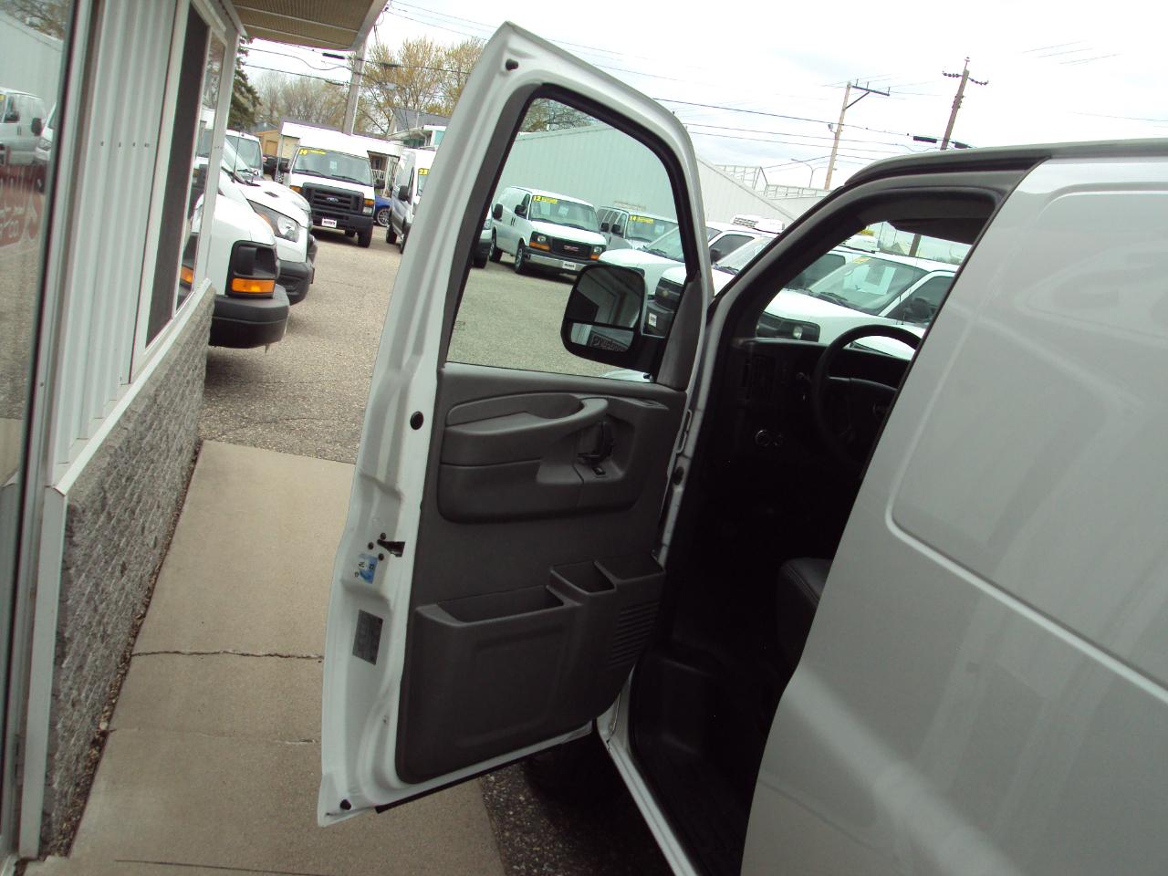 Chevrolet Express Cargo Van AWD 1500 135" 2012