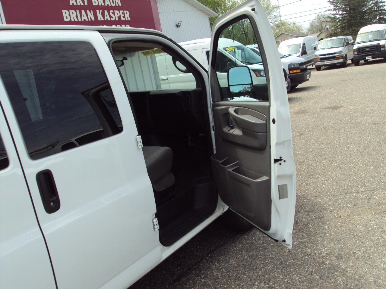 Chevrolet Express Cargo Van AWD 1500 135" 2013