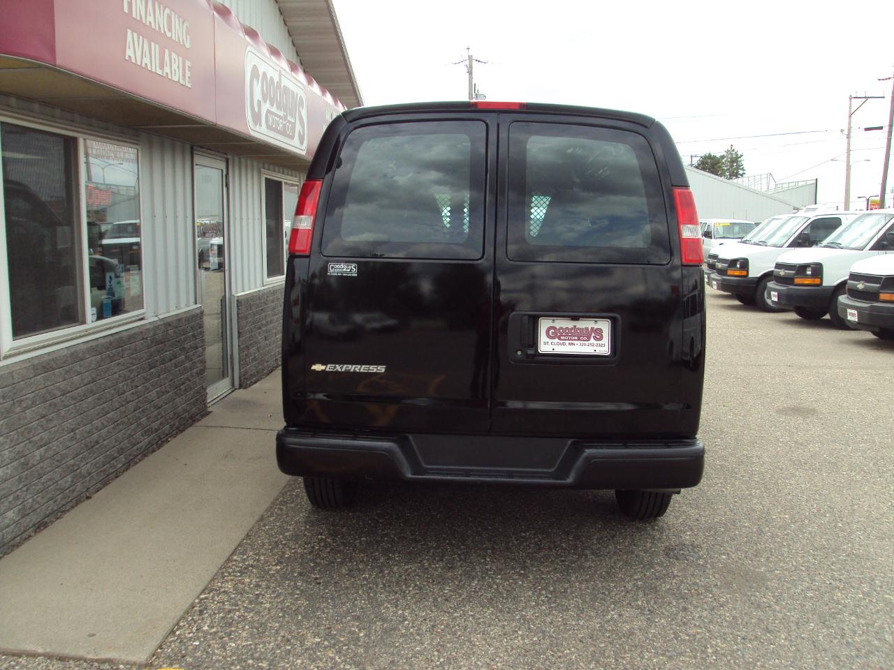Chevrolet Express Cargo Van RWD 2500 135" 2018