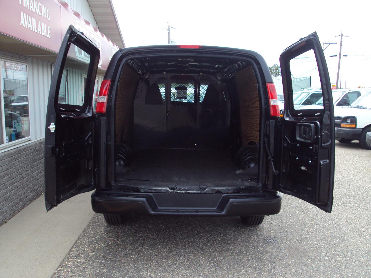 Chevrolet Express Cargo Van RWD 2500 135" 2018