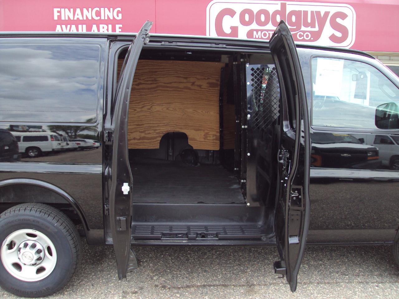 Chevrolet Express Cargo Van RWD 2500 135" 2018