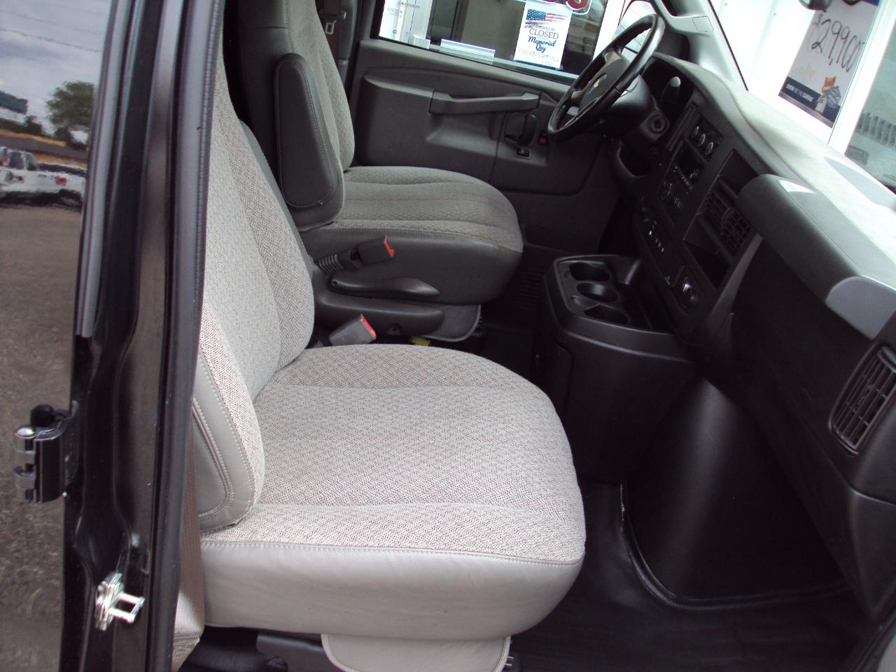 Chevrolet Express Cargo Van RWD 2500 135" 2018