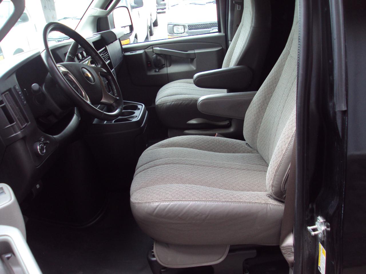 Chevrolet Express Cargo Van RWD 2500 135" 2018