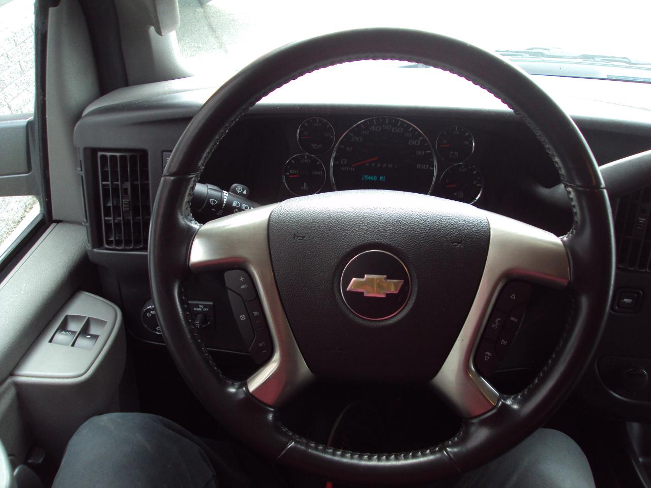 Chevrolet Express Cargo Van RWD 2500 135" 2018