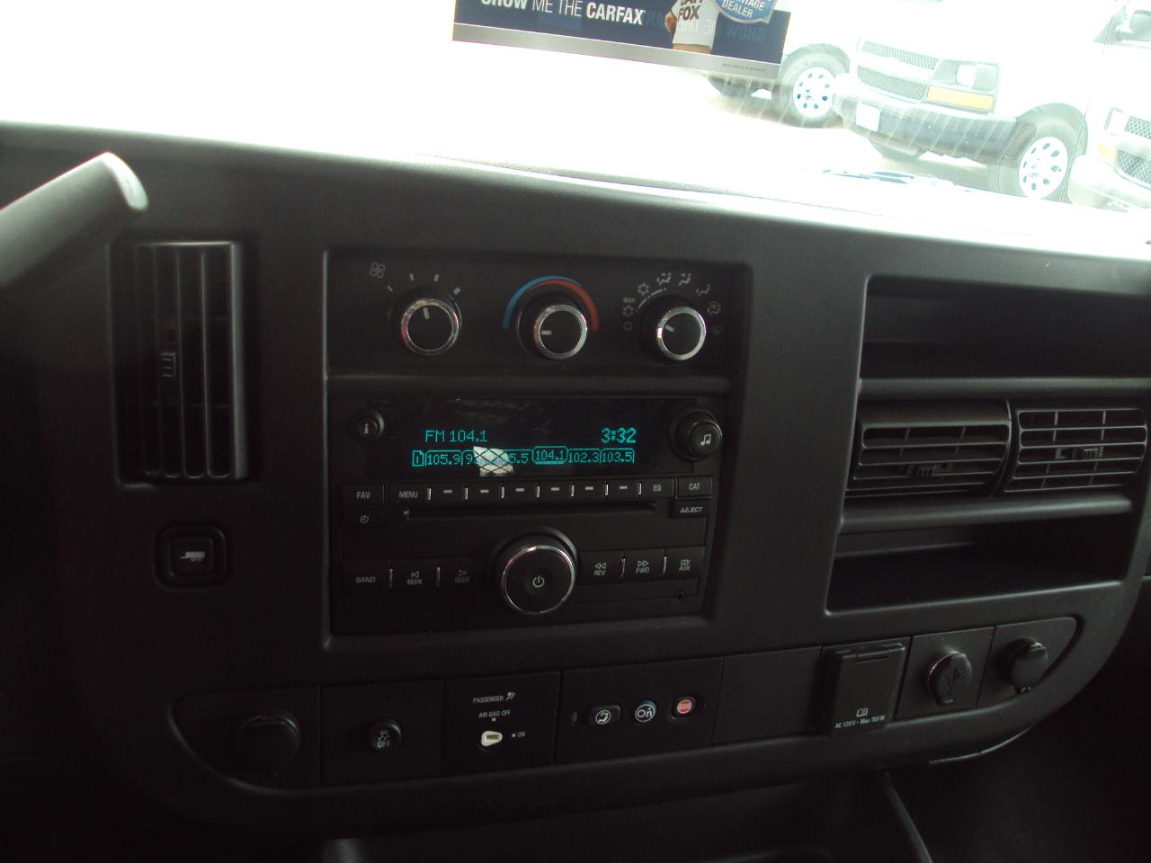 Chevrolet Express Cargo Van RWD 2500 135" 2018