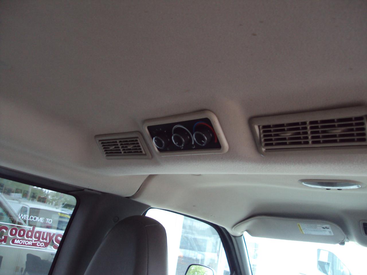Chevrolet Express Passenger AWD 1500 135" LS 2014