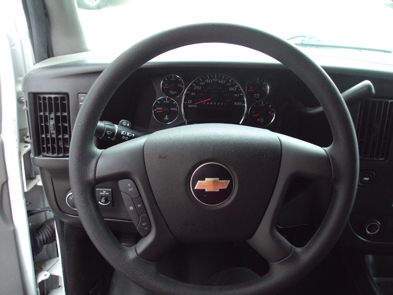 Chevrolet Express Passenger AWD 1500 135" LS 2014