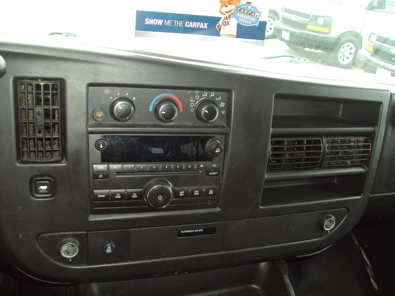 Chevrolet Express Passenger AWD 1500 135" LS 2014