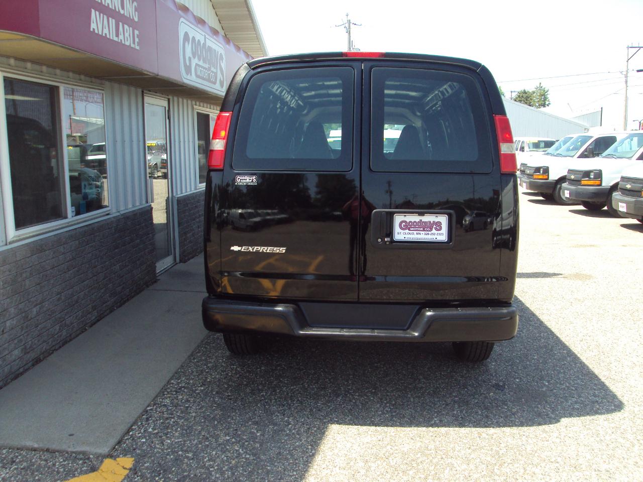 Chevrolet Express Cargo Van RWD 3500 155" 2017