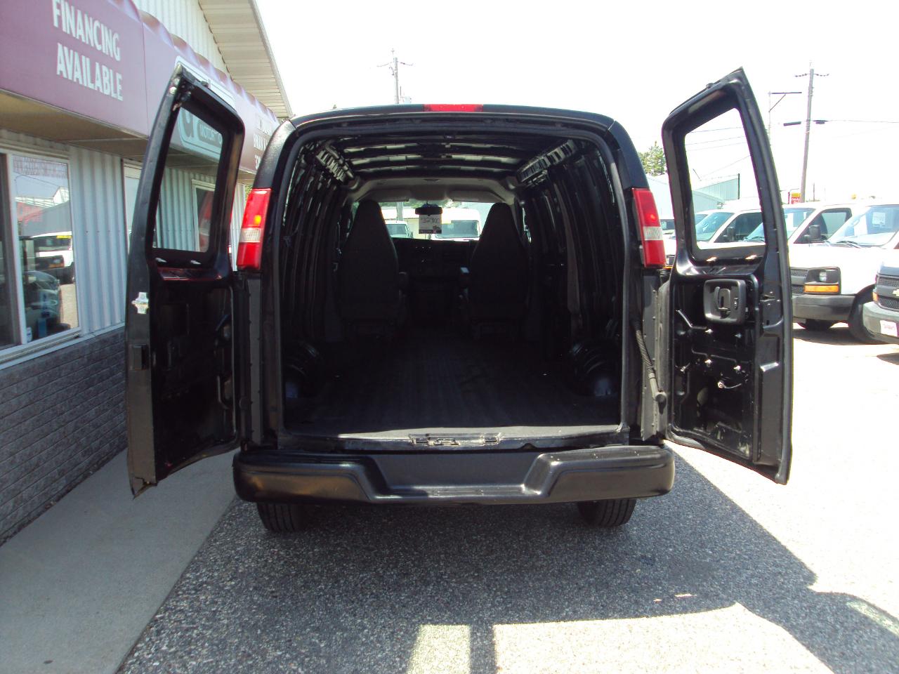 Chevrolet Express Cargo Van RWD 3500 155" 2017