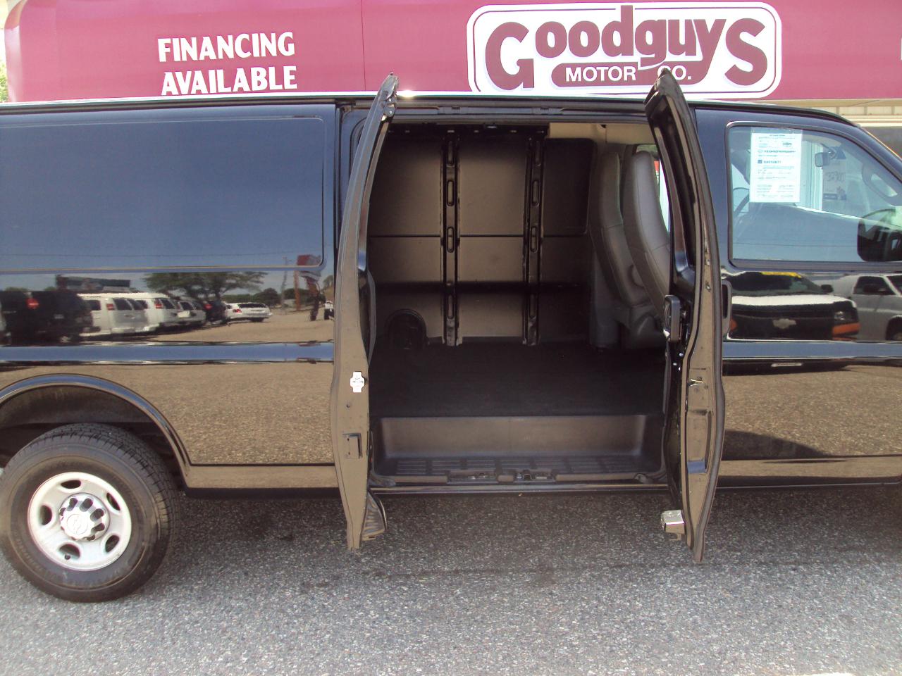 Chevrolet Express Cargo Van RWD 3500 155" 2017
