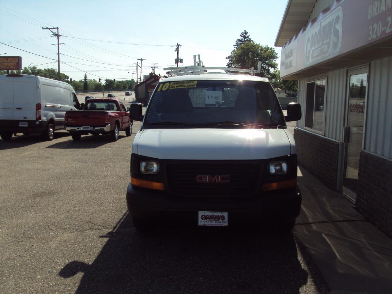 GMC Savana Cargo Van AWD 1500 135" 2010