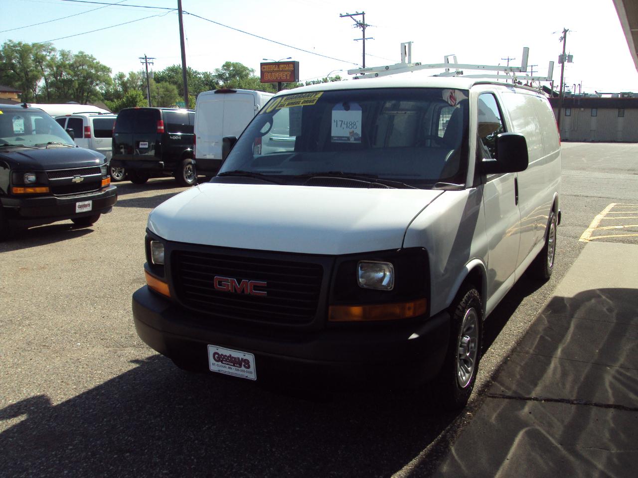 GMC Savana Cargo Van AWD 1500 135" 2010