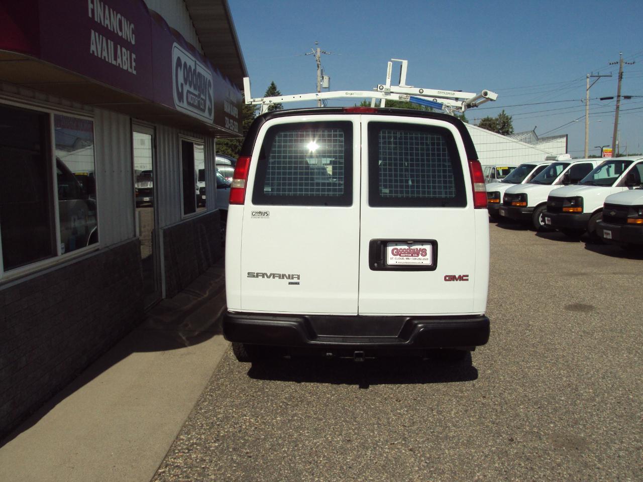 GMC Savana Cargo Van AWD 1500 135" 2010