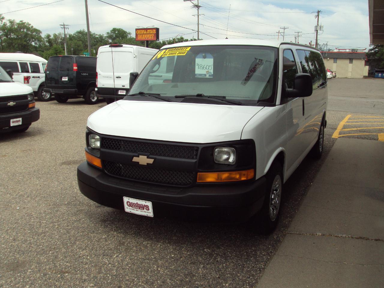 Chevrolet Express Passenger AWD 1500 135" LS 2014