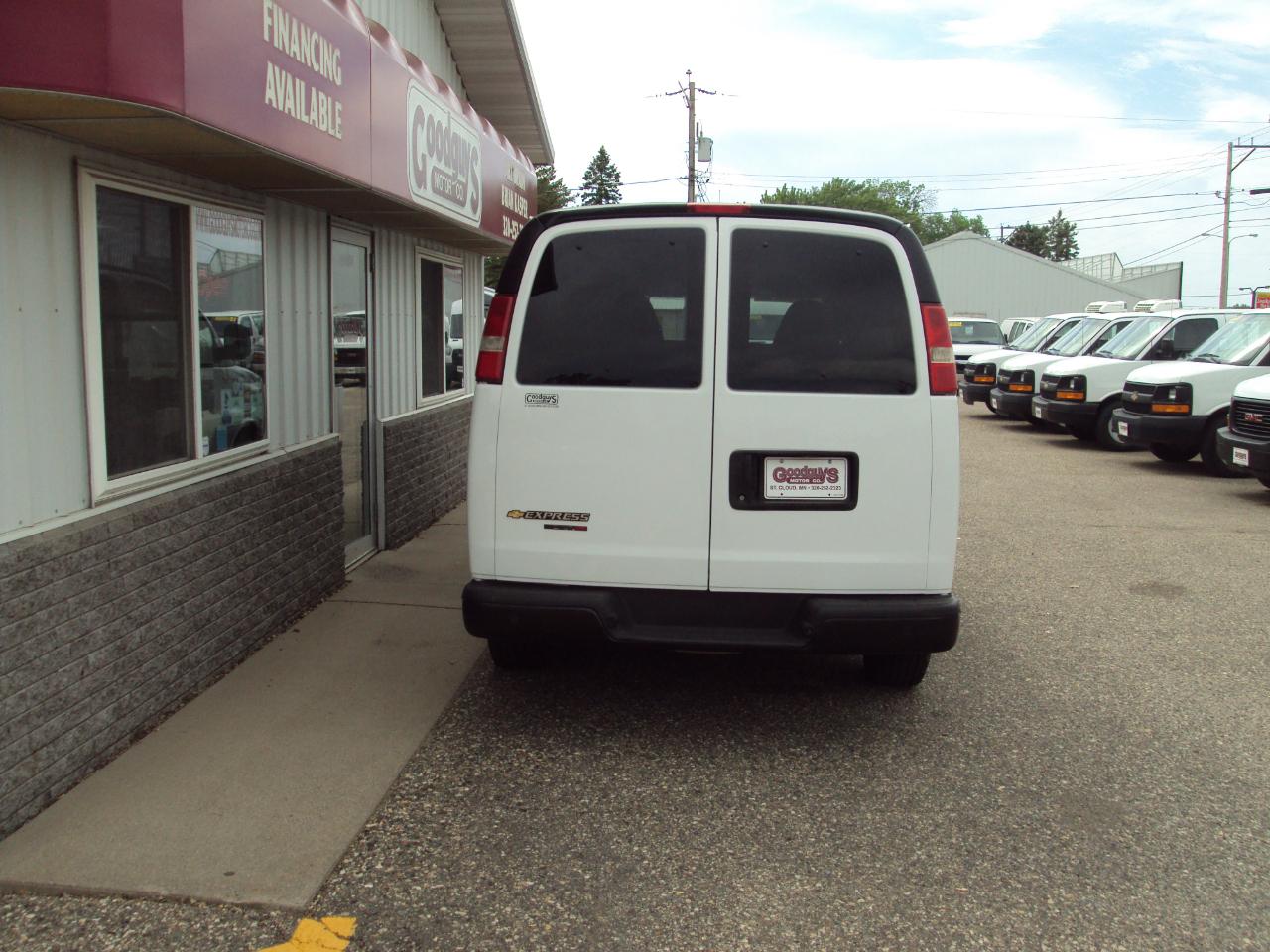 Chevrolet Express Passenger AWD 1500 135" LS 2014