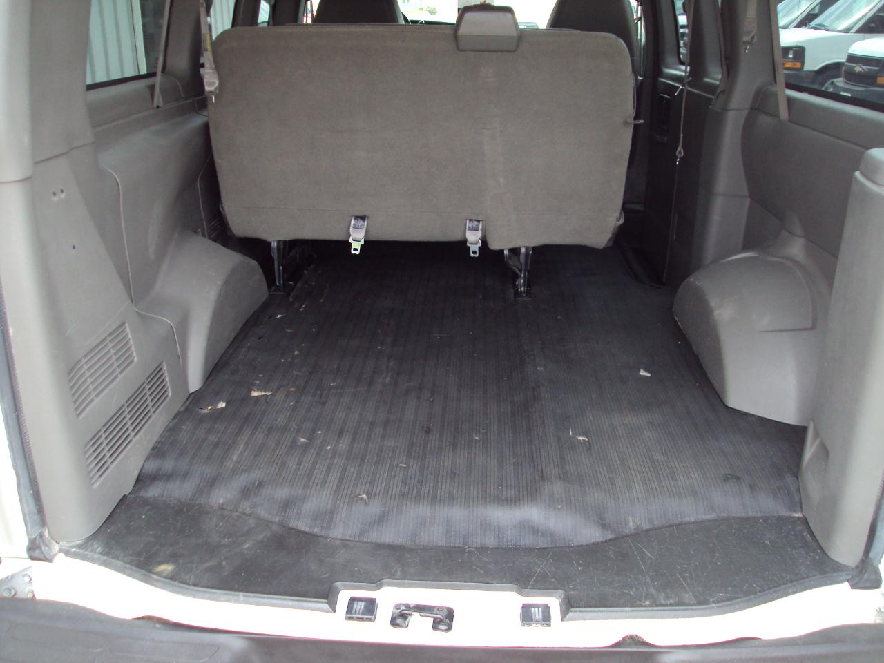 Chevrolet Express Passenger AWD 1500 135" LS 2014
