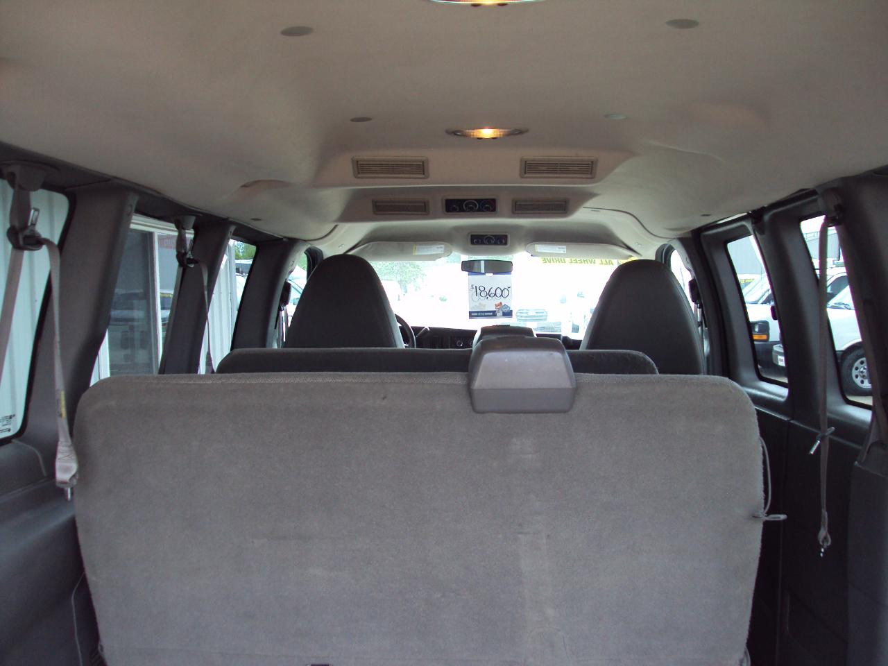 Chevrolet Express Passenger AWD 1500 135" LS 2014