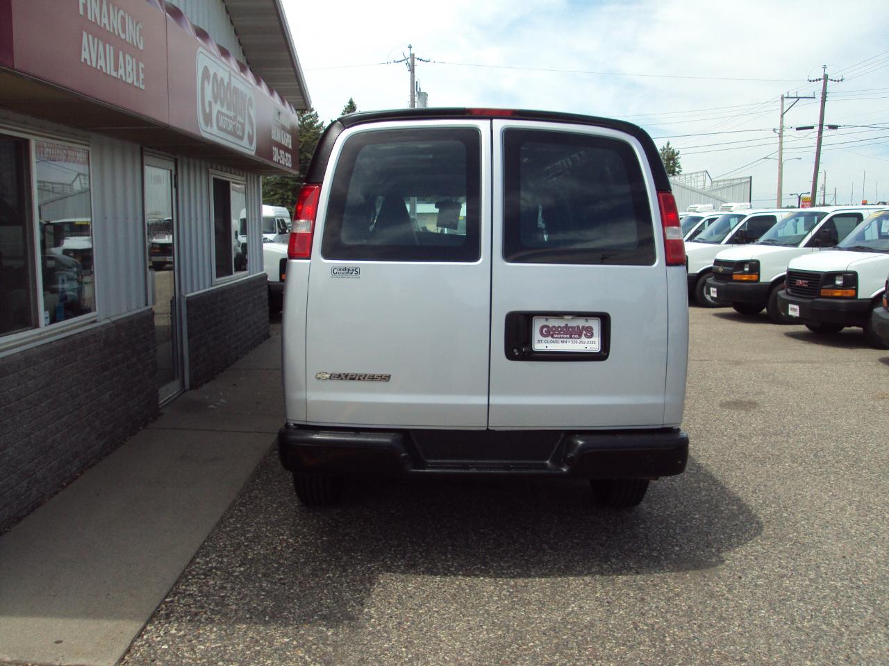 Chevrolet Express Cargo Van RWD 3500 155" 2021