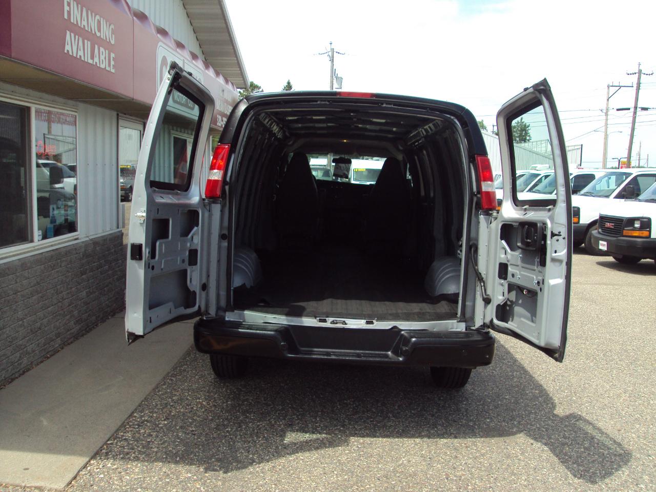 Chevrolet Express Cargo Van RWD 3500 155" 2021