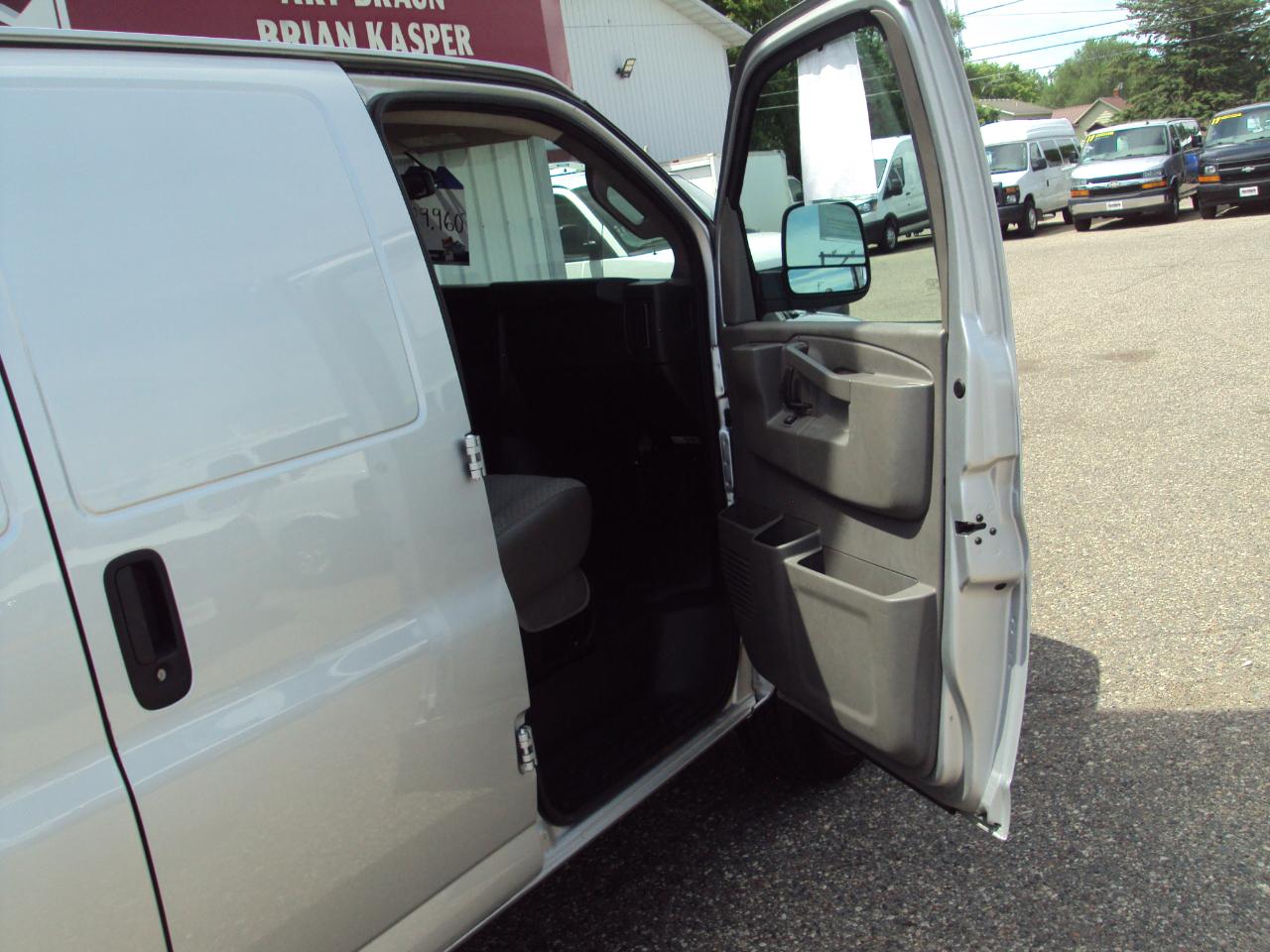 Chevrolet Express Cargo Van RWD 3500 155" 2021