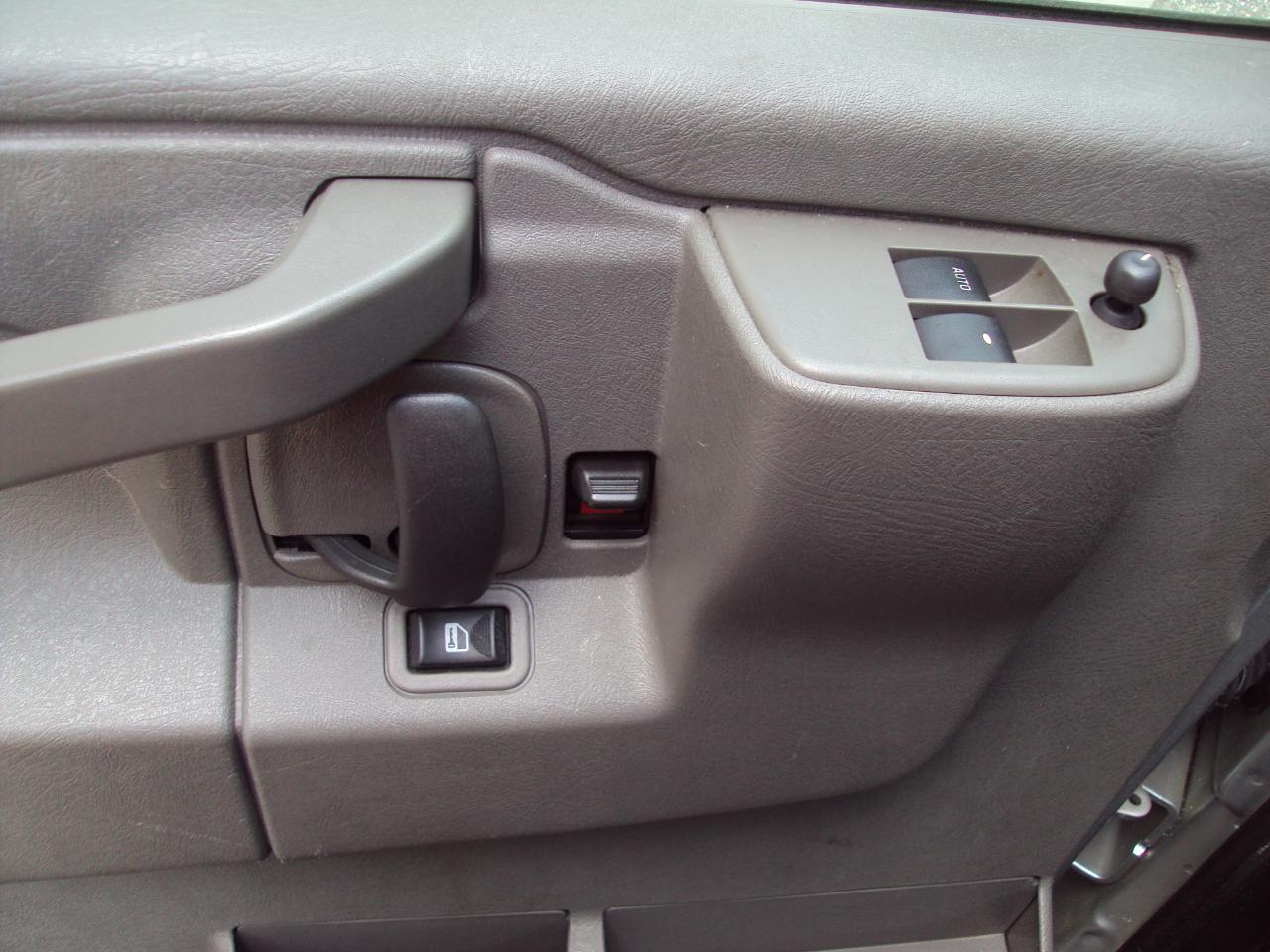 Chevrolet Express Cargo Van RWD 3500 155" 2021