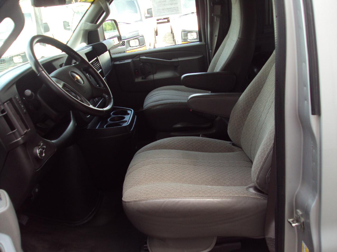 Chevrolet Express Cargo Van RWD 3500 155" 2021