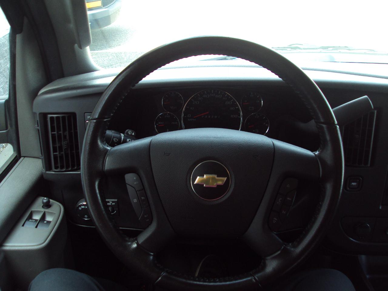 Chevrolet Express Cargo Van RWD 3500 155" 2021