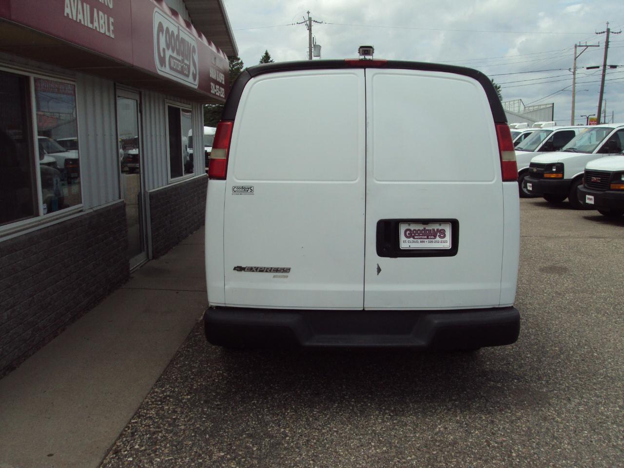 Chevrolet Express Cargo Van AWD 1500 135" 2007
