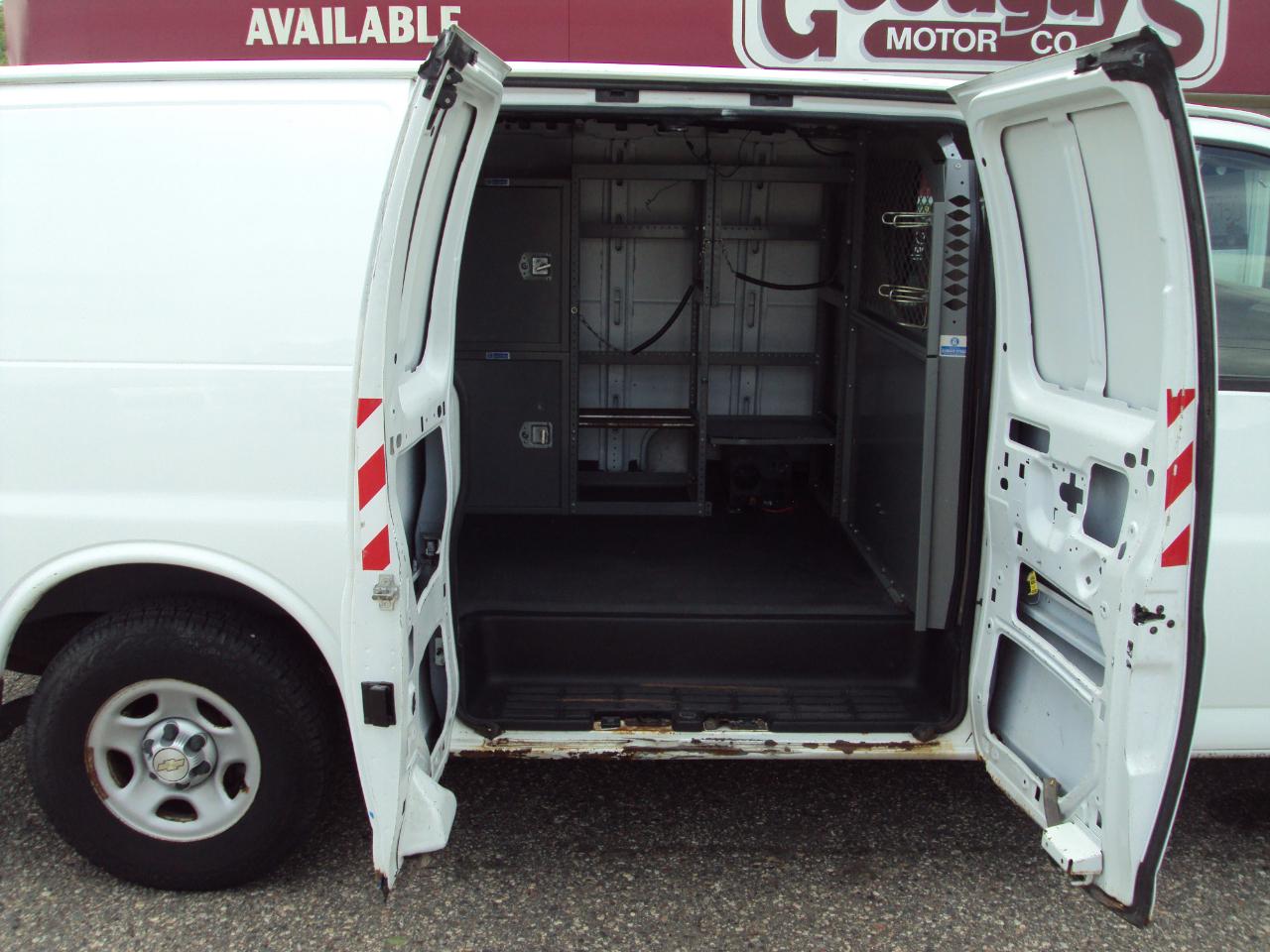 Chevrolet Express Cargo Van AWD 1500 135" 2007
